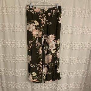 Floral Wide Leg Capri